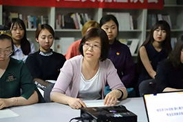 文化藝術(shù)管理學(xué)院與設(shè)計學(xué)院聯(lián)合開展主題黨日暨專業(yè)交流活動